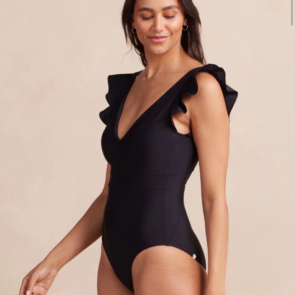NWT Black Summersalt Ruffle Backflip Swimsuit